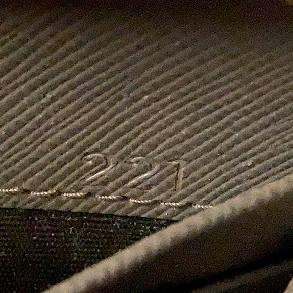 Prada Saffiano Metal Argilla zipped long wallet - Picture 11 of 17